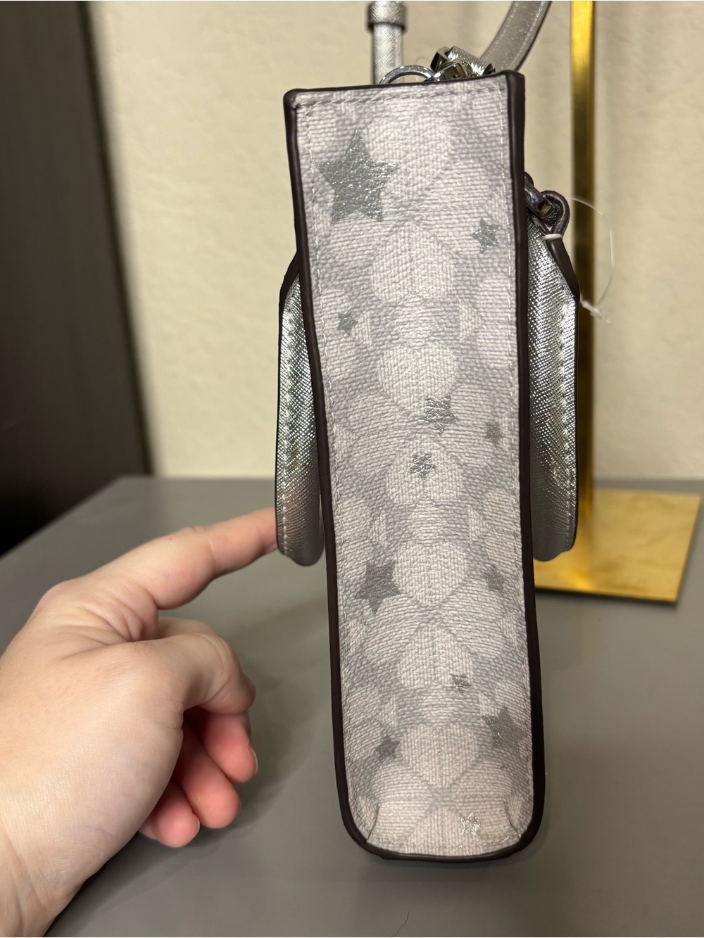 Kate Spade KJ957 Flower Star Toss Small Tote Crossbody In Platinum Grey NWOT - Picture 4 of 14